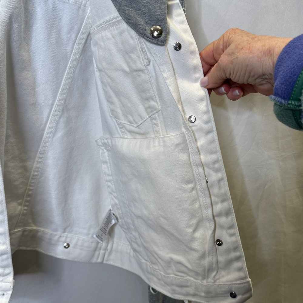 BlankNYC white denim and sweatshirt sleeves and hood jacket.  Size Large. VGUC - Picture 5 of 5
